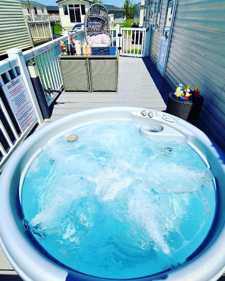 Tattershall Luxury Hot Tub Caravan Exterior foto